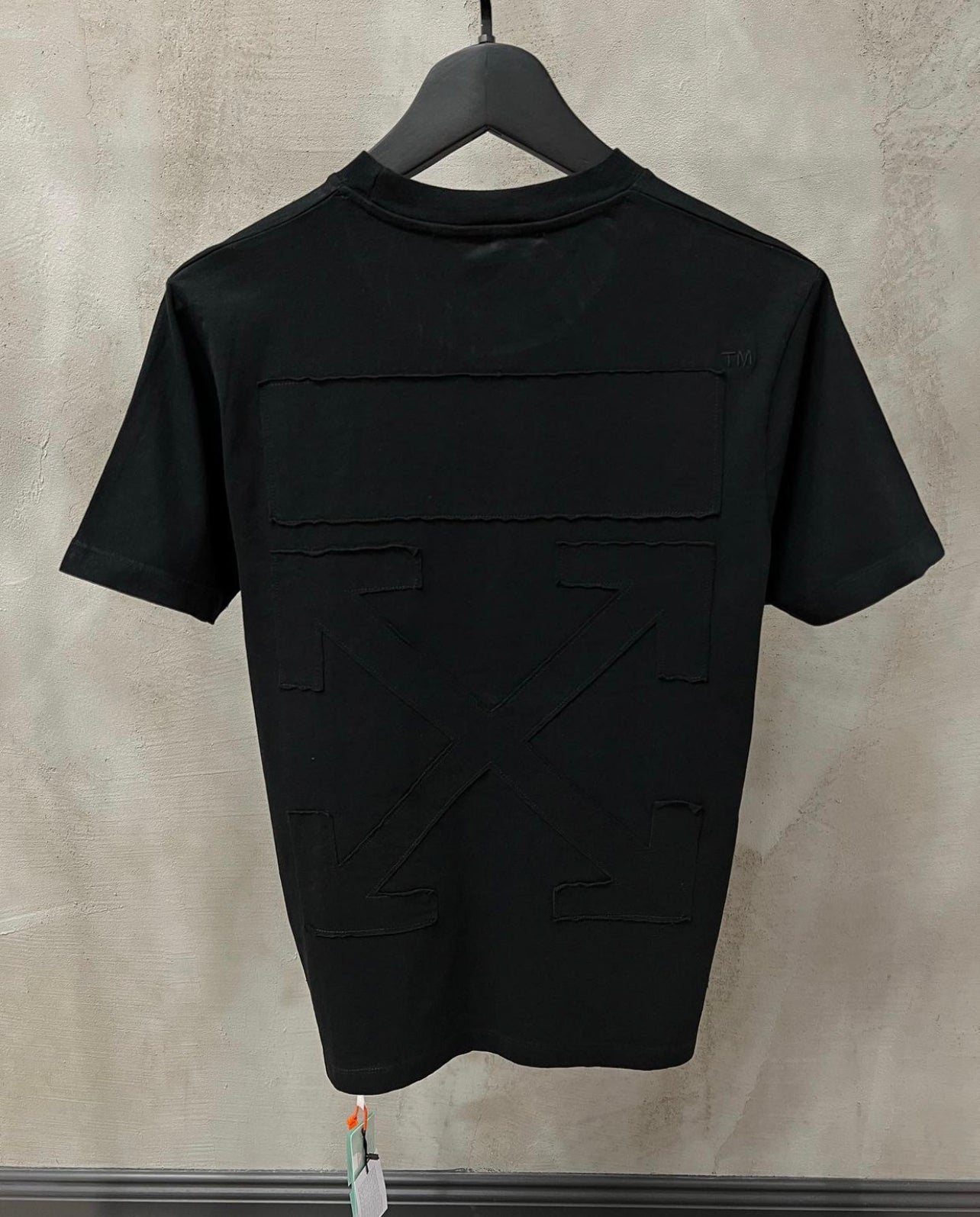 OFF-WHITE