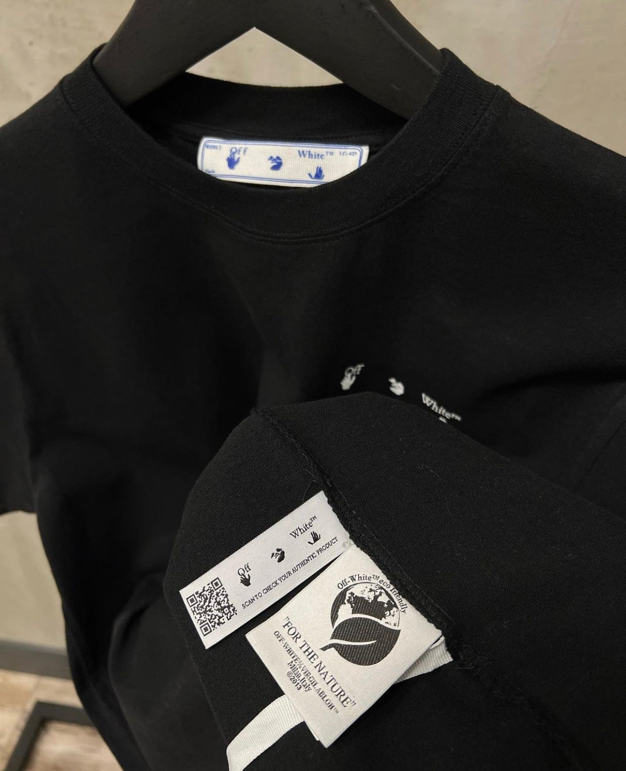 OFF-WHITE